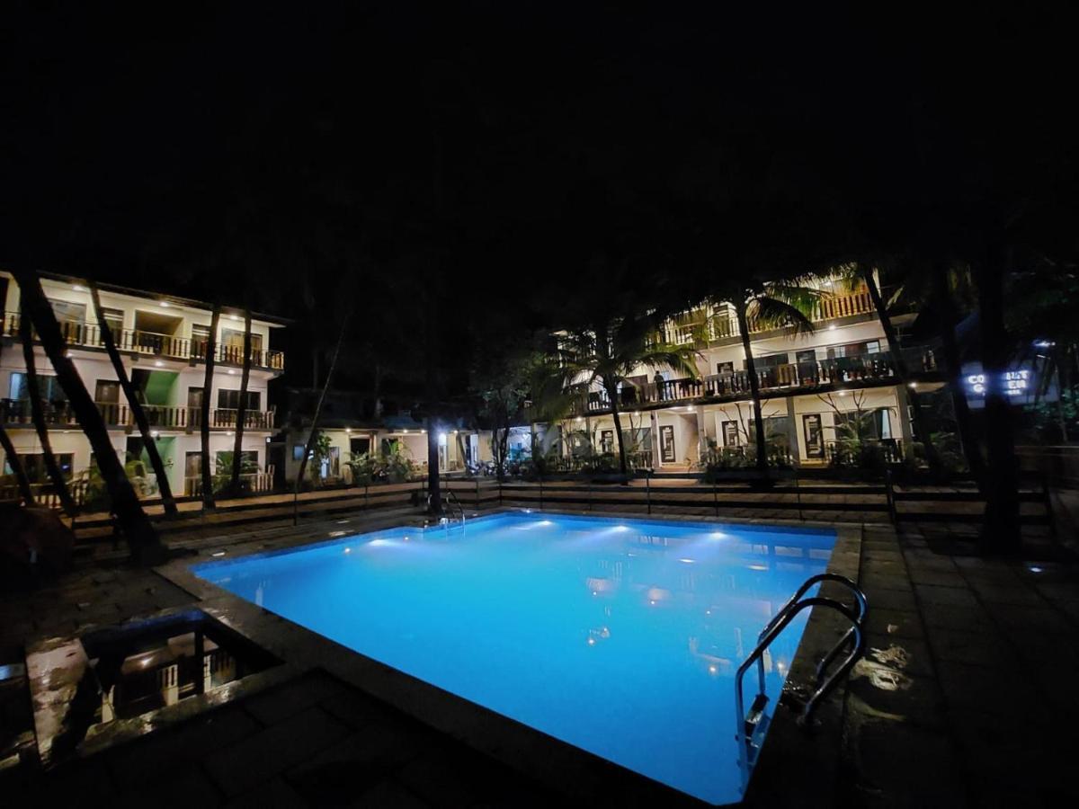 Coconut Garden Beach House Mālvan Buitenkant foto