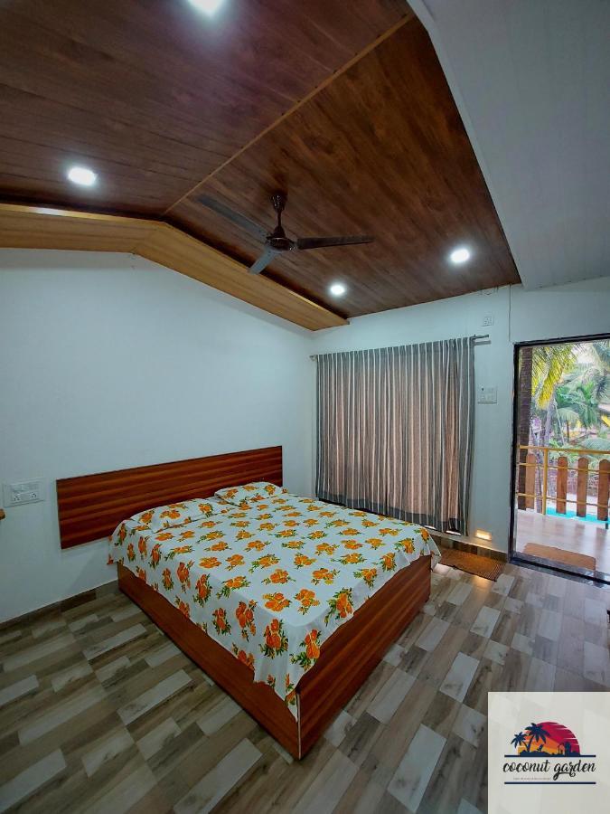 Coconut Garden Beach House Mālvan Buitenkant foto